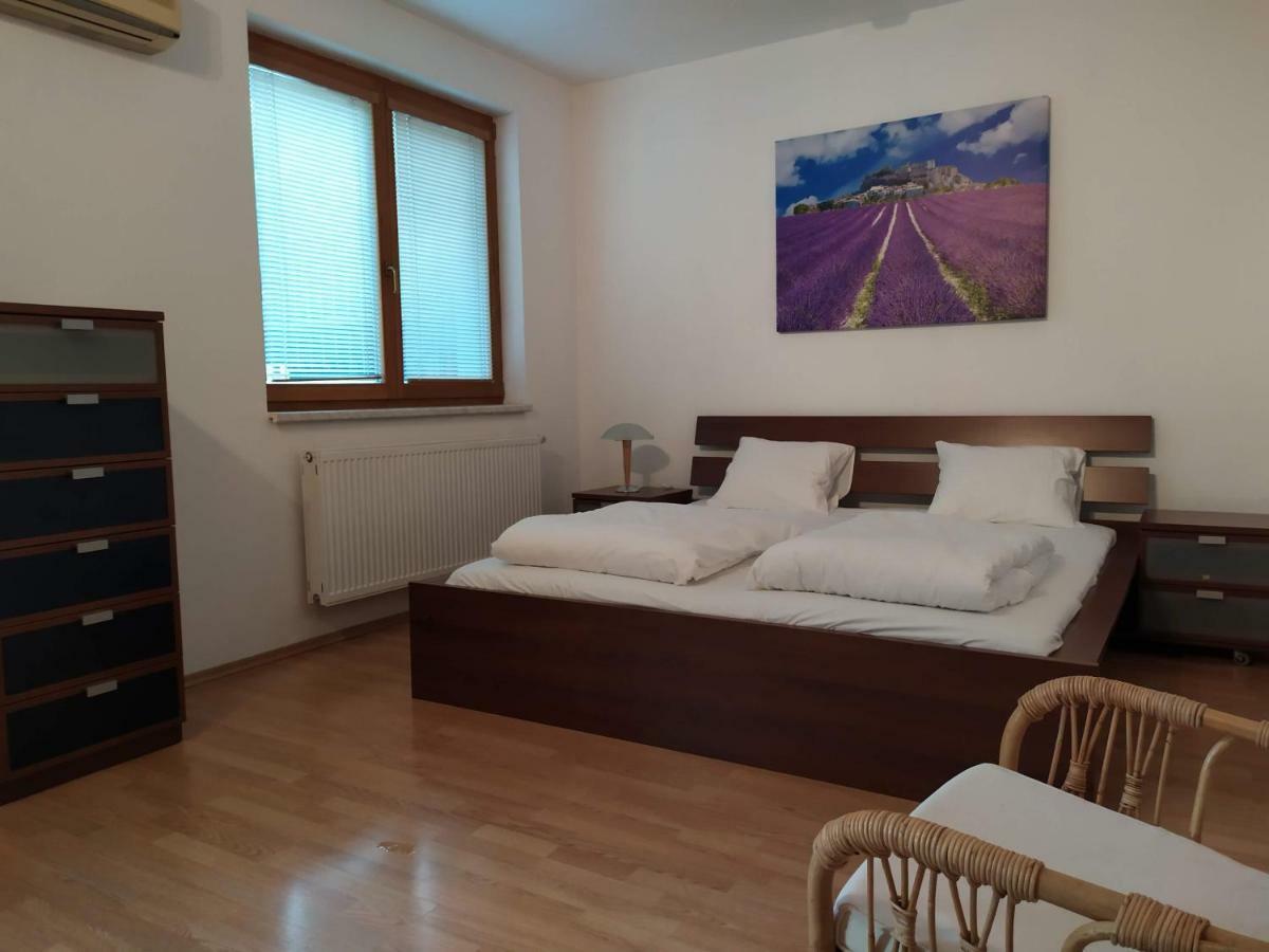 Kate & Jenny - Two-Level Apartment In The Old Town Bratislava Exteriér fotografie